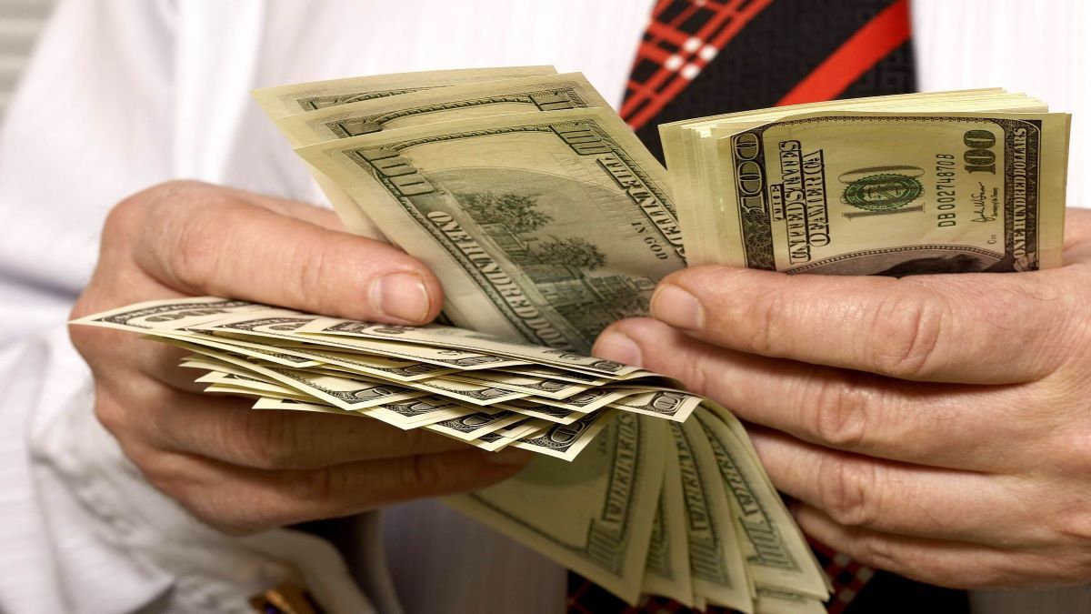 Нацбанк укрепил гривну: курс валют на 24 февраля