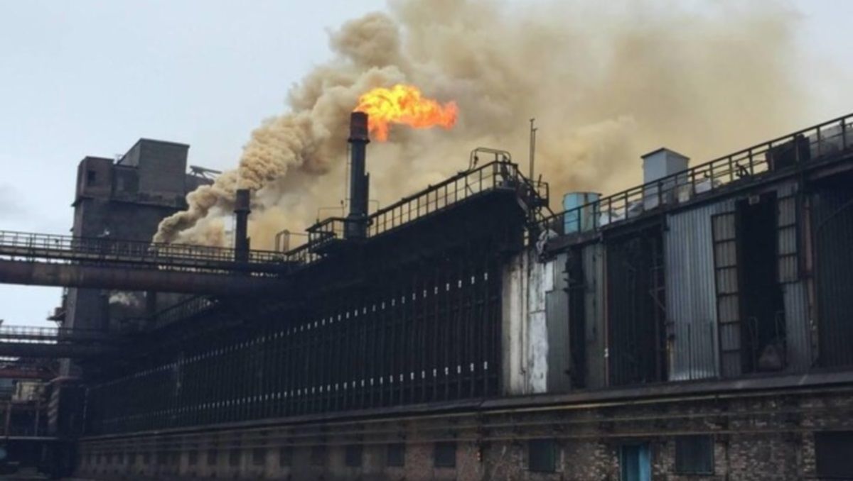 В Харькове депутаты просят Зеленского закрыть коксовый завод: сколько отравы от него и что дали суды