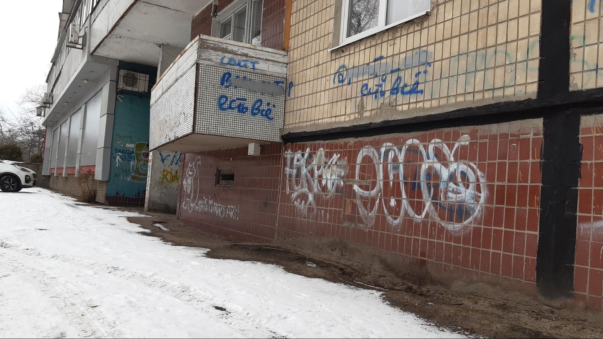 Кому принадлежат зарядные станции Днепра и почему водители ждут прихода Tesla 5