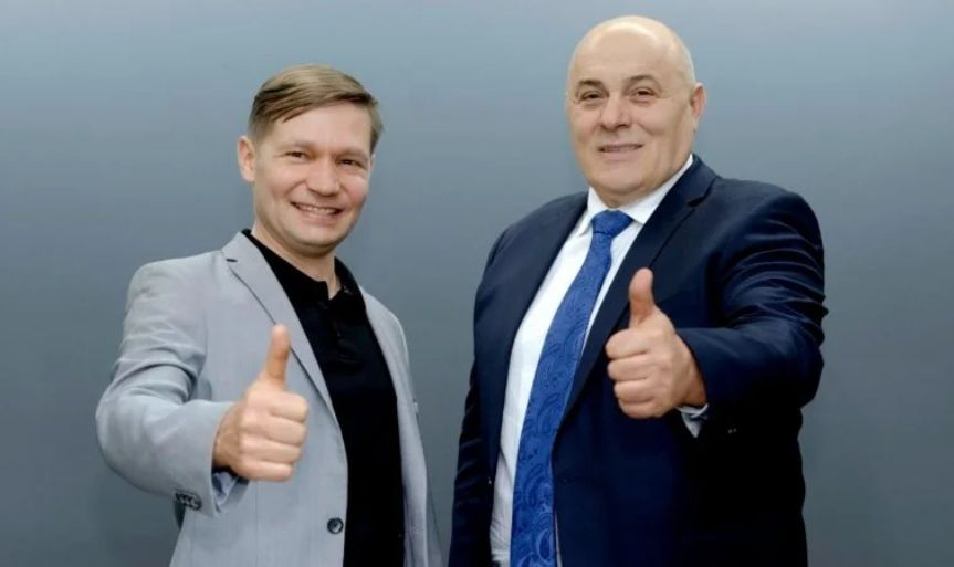 Слева направо: Владимир Тарасов — координатор холдинга ElectroUA, Анатолий Кравцов — почетный президент холдинга ElectroUA (Фото: ElectroUA)