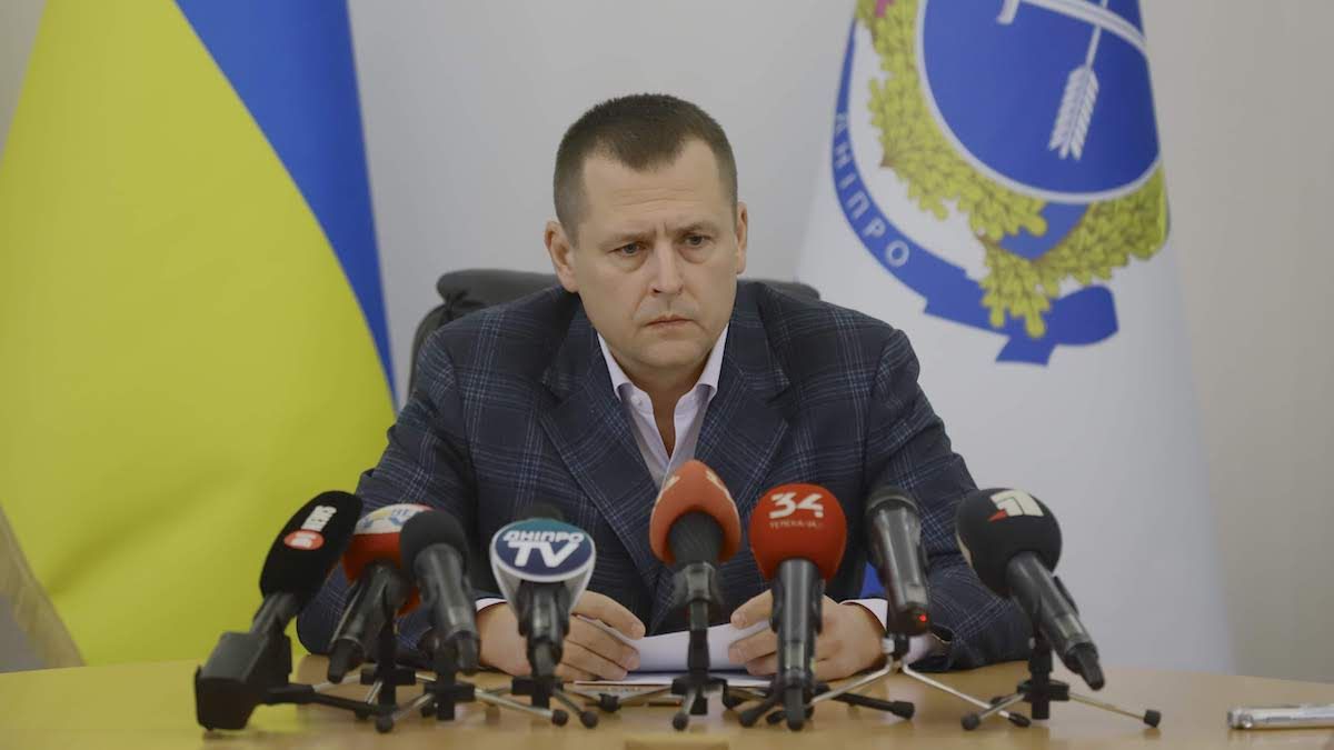 Ремонт дорог, скульптур, парк Бандеры и транспорт: что в Днепре просили у Филатова за месяц