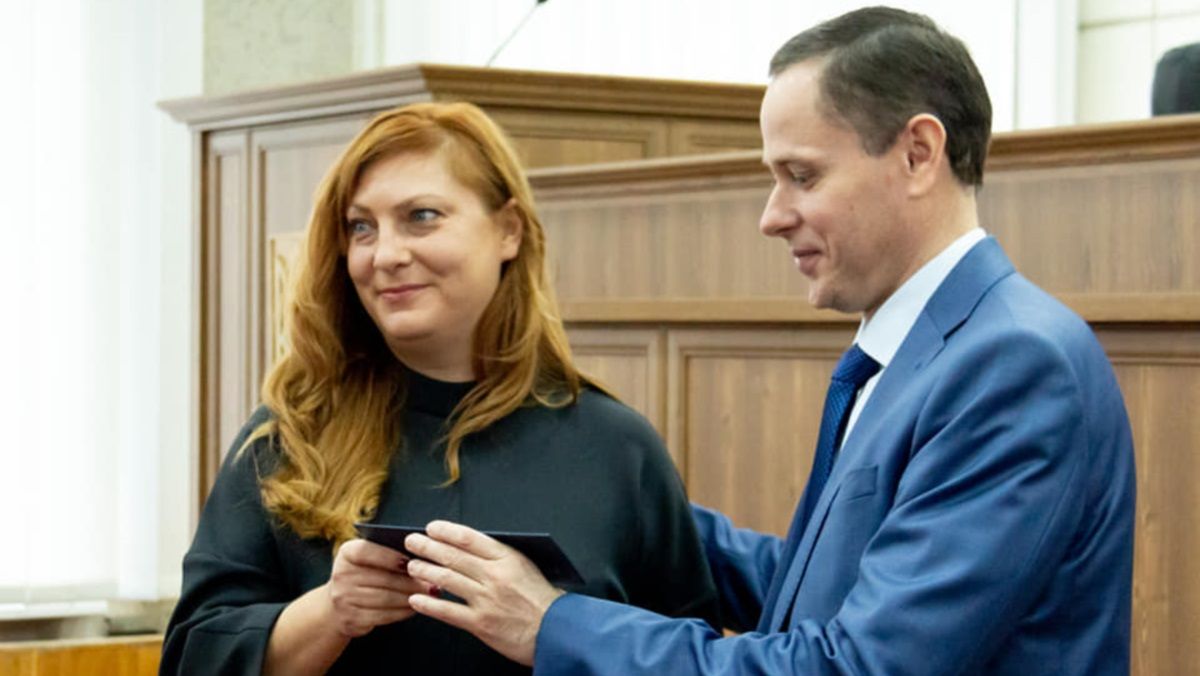 Семейные схемы: как в Никополе депутатка горсовета Саюка зарабатывает на гнилых трубах