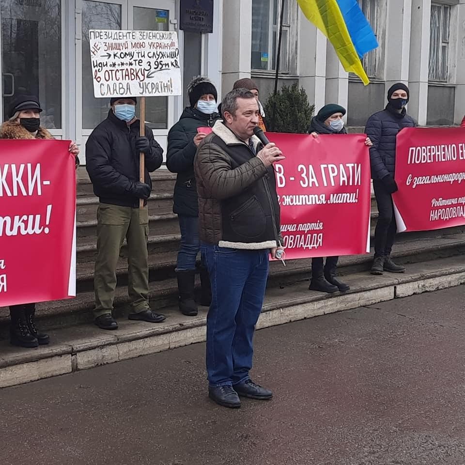 Дорогая вода, суды с Жадько и земли на 2,5 Монако: чем известен мэр Марганца Геннадий Боровик 6