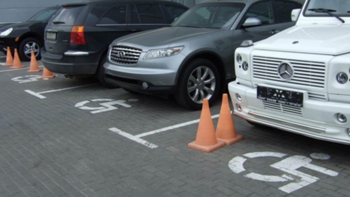 Как нельзя парковаться водителям в Украине: ответ адвоката