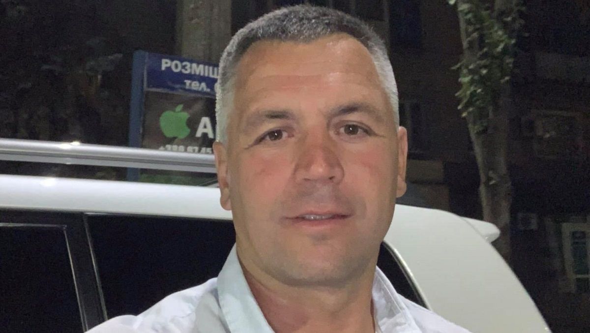 В Кривом Роге депутат горсовета припарковал Lexus на переходе: что он ответил на замечание