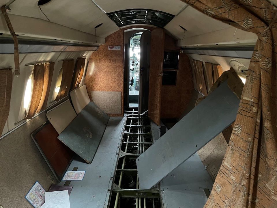 В Днепре продадут пассажирский самолет: сколько стоит 3