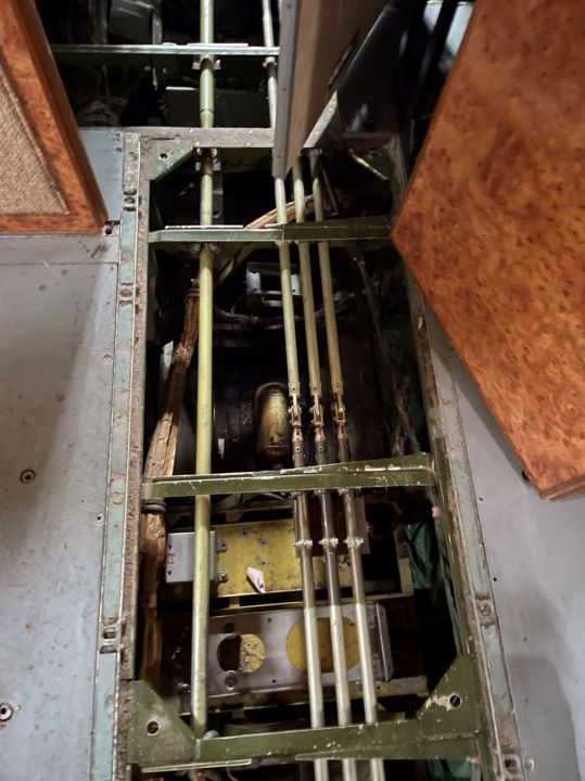 В Днепре продадут пассажирский самолет: сколько стоит 4