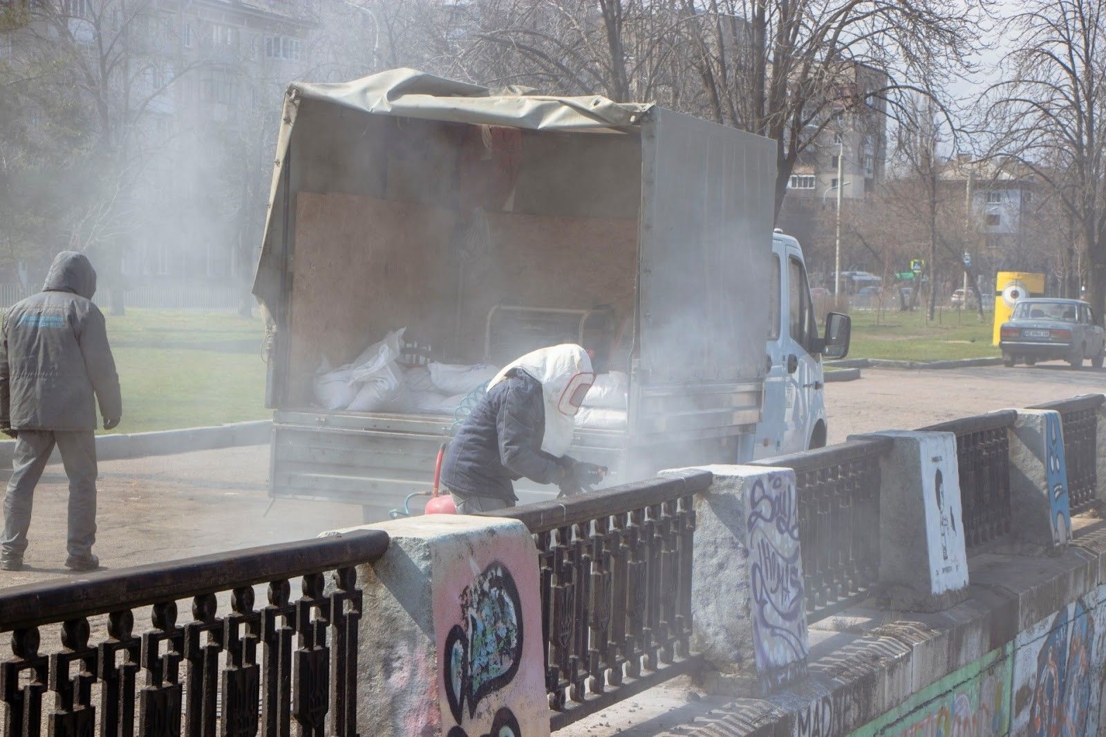 Весенняя уборка: как на улицах Днепра наводят порядок после зимы 5