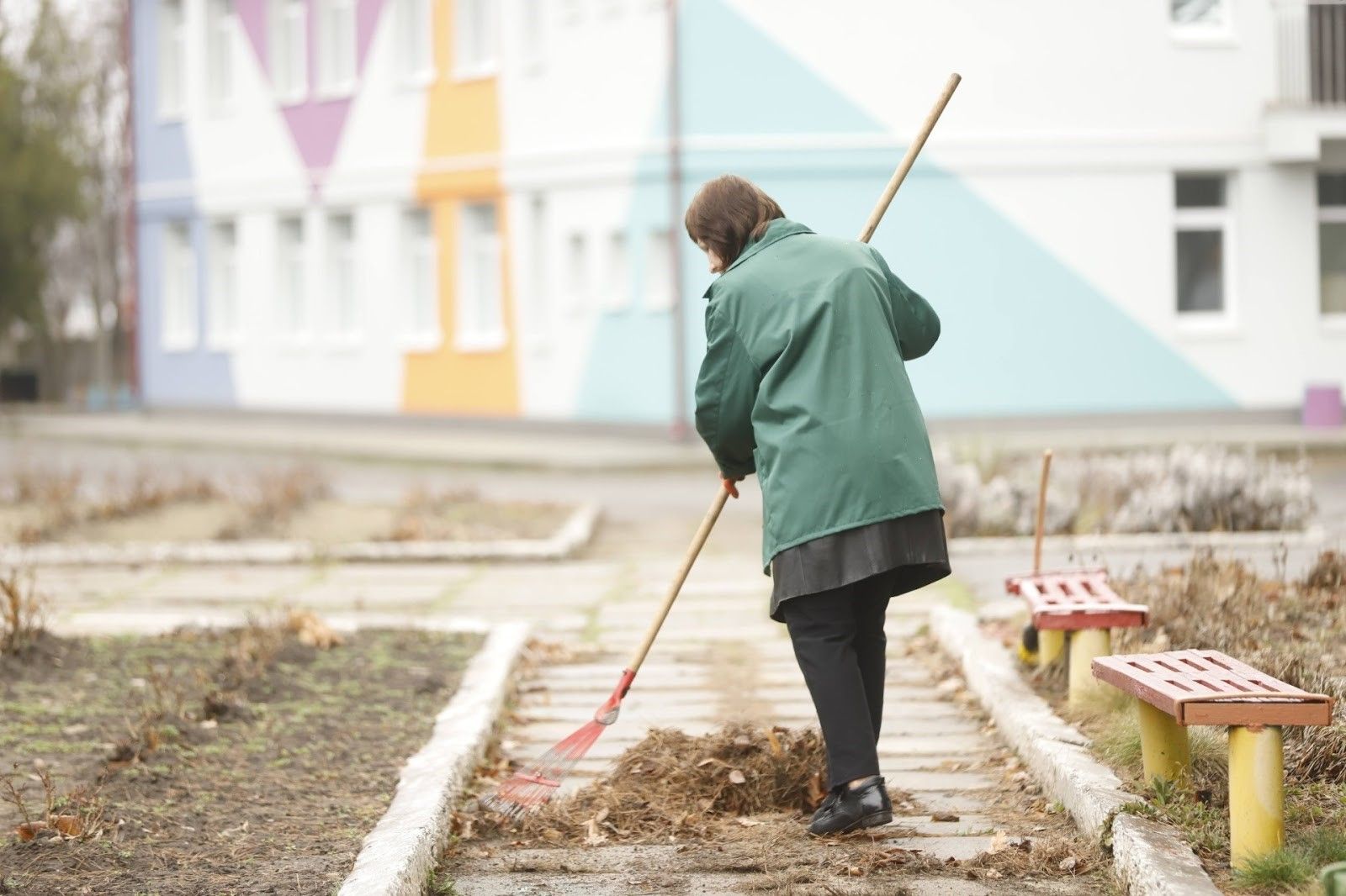 Весенняя уборка: как на улицах Днепра наводят порядок после зимы 14