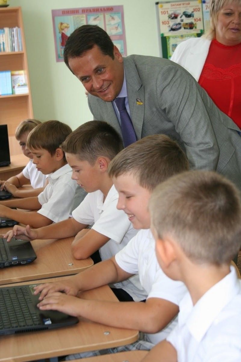 Чем известен и как выполняет обещания самый богатый депутат облсовета Днепропетровщины Игорь Цыркин 4