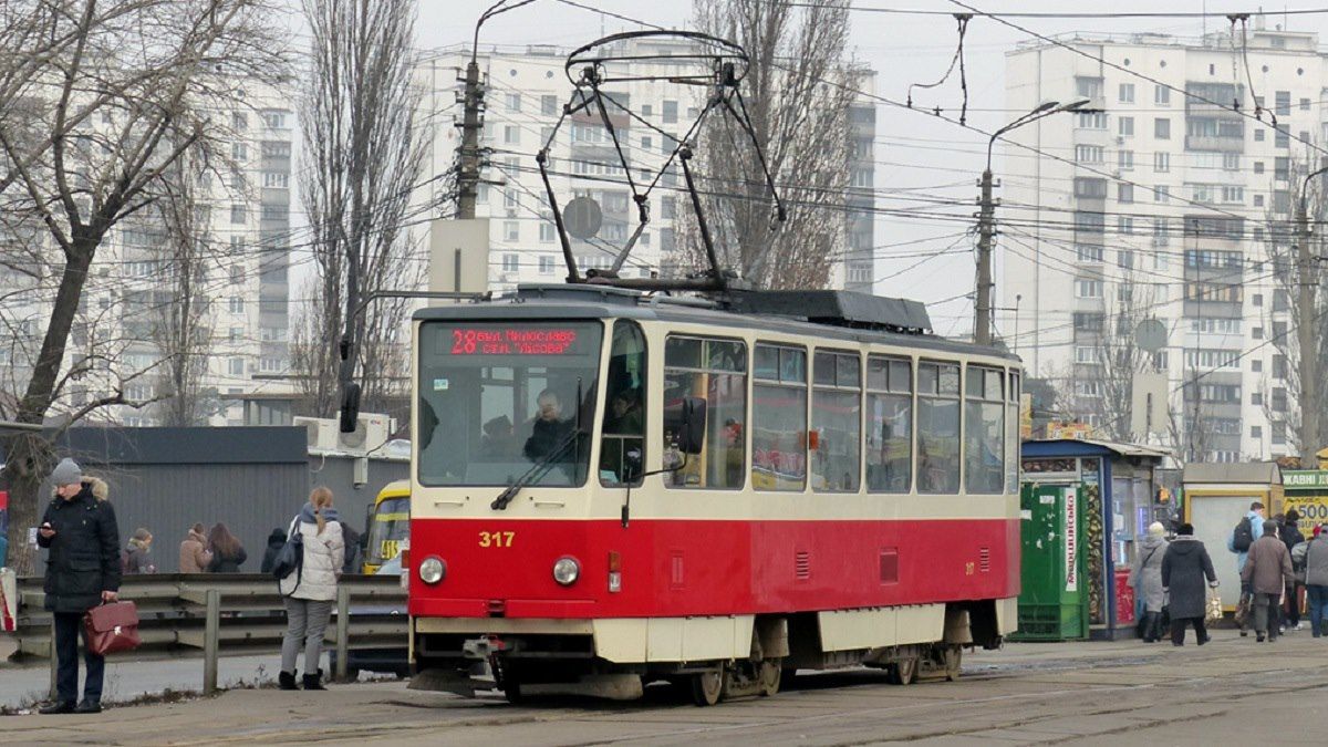 Горсовет Каменского купил за 18 млн подержанные трамваи у общества людей с инвалидностью