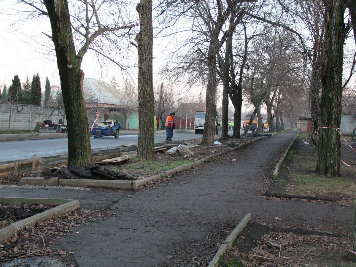 В Покрове дорогами займется фирма, замеченная в плохих ремонтах в Никополе: сколько ей заплатят 1