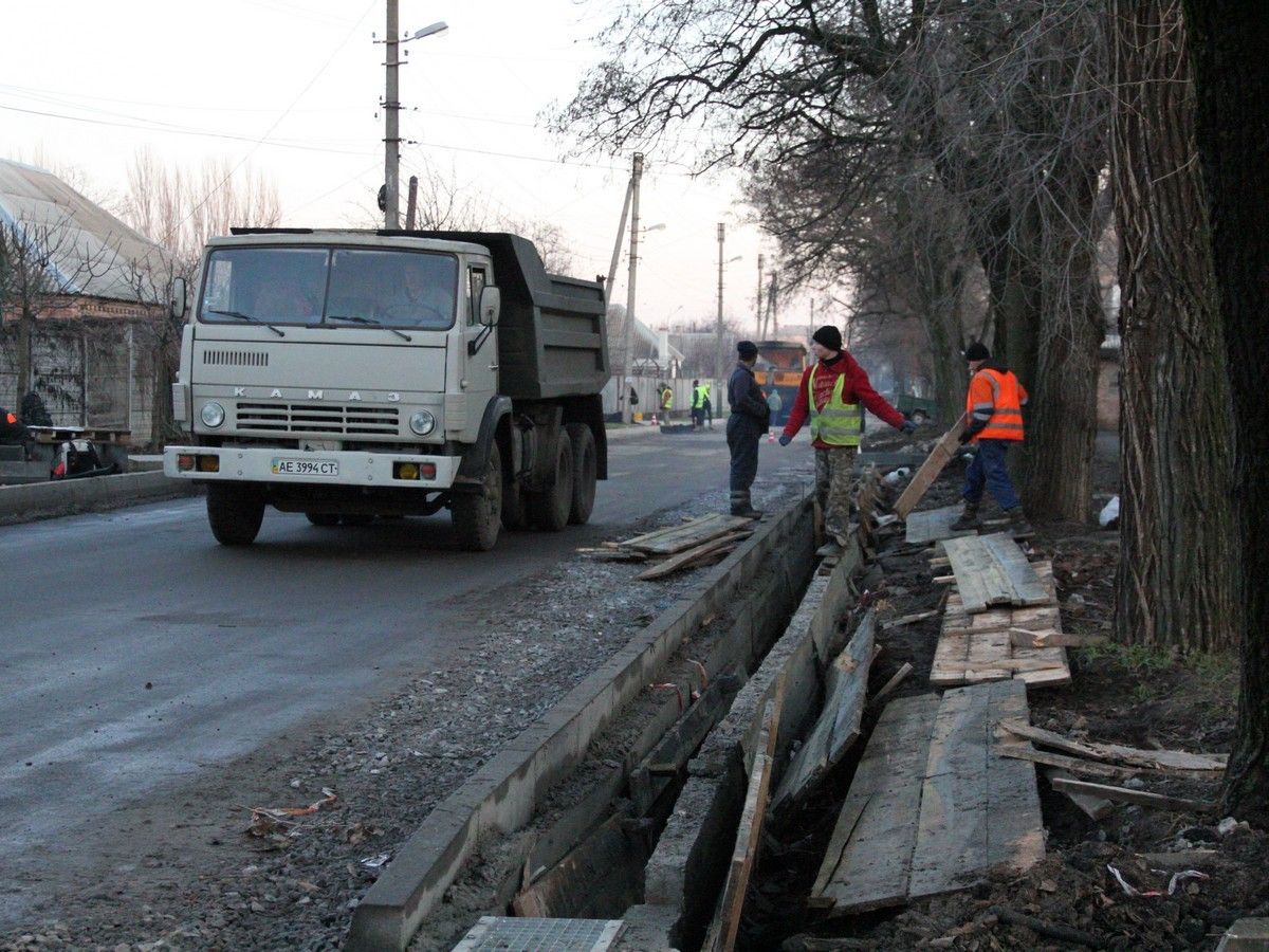 В Покрове дорогами займется фирма, замеченная в плохих ремонтах в Никополе: сколько ей заплатят 3