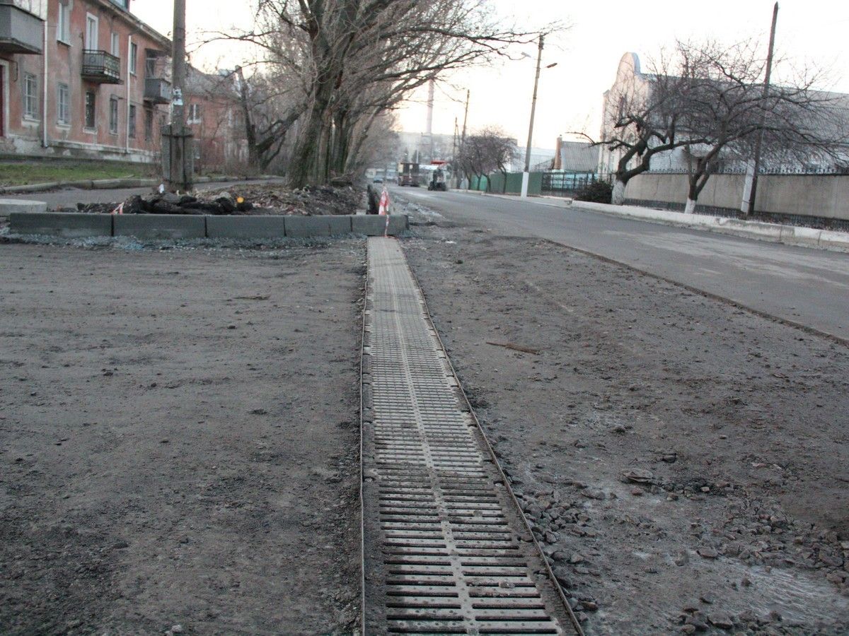 В Покрове дорогами займется фирма, замеченная в плохих ремонтах в Никополе: сколько ей заплатят 5