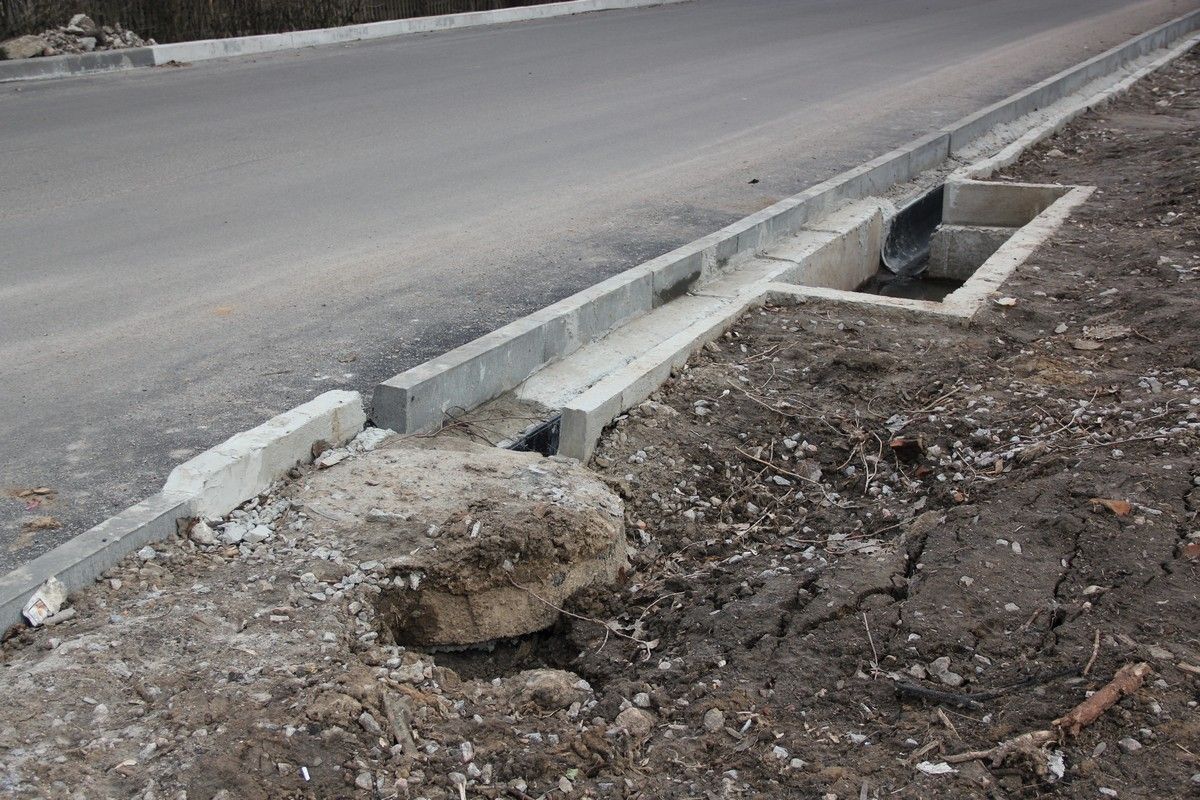 В Покрове дорогами займется фирма, замеченная в плохих ремонтах в Никополе: сколько ей заплатят 9