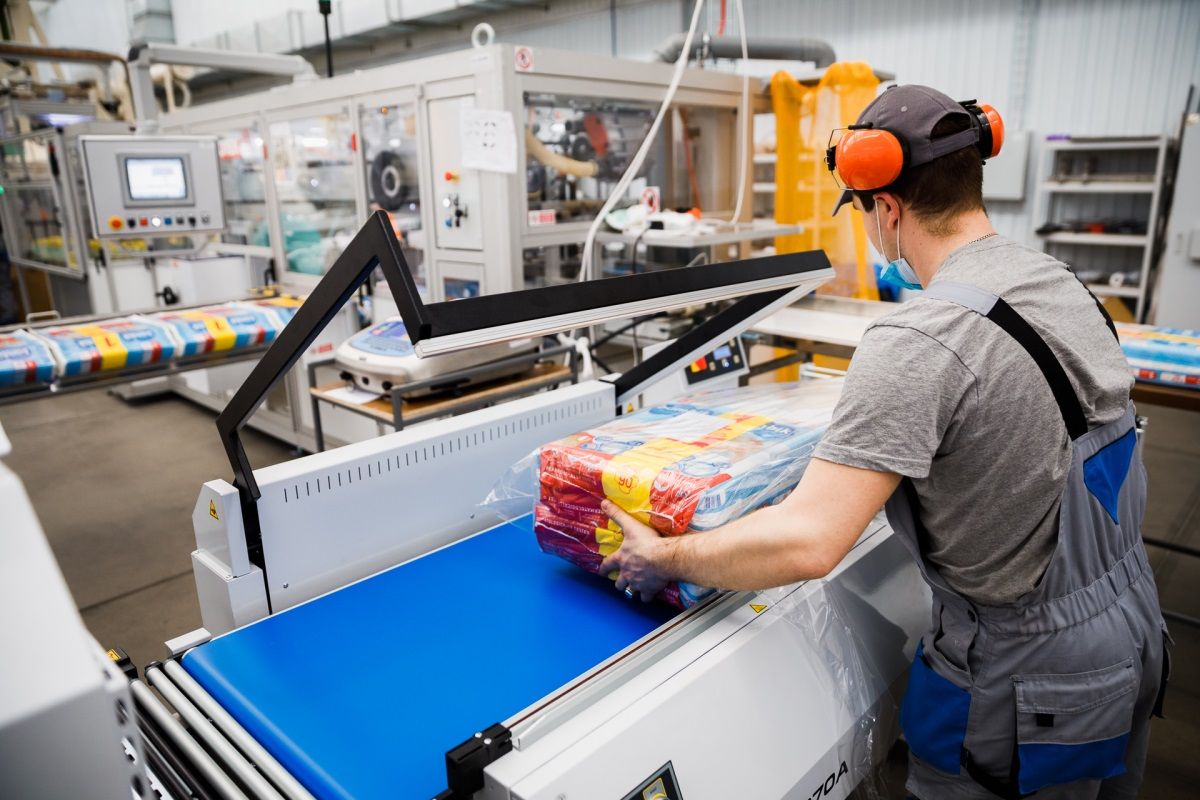 Как в Днепре запускалась уникальная для Украины линия подгузников 6