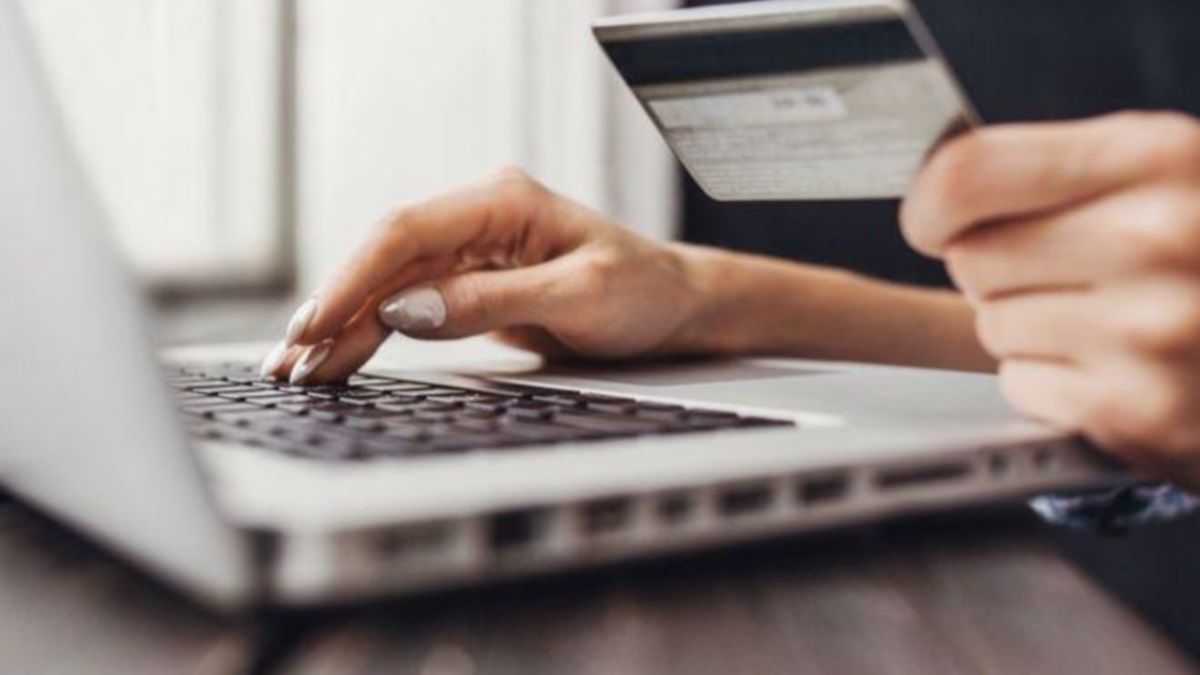 Новый вид мошенничества на OLX: как украинцам не потерять деньги с карты