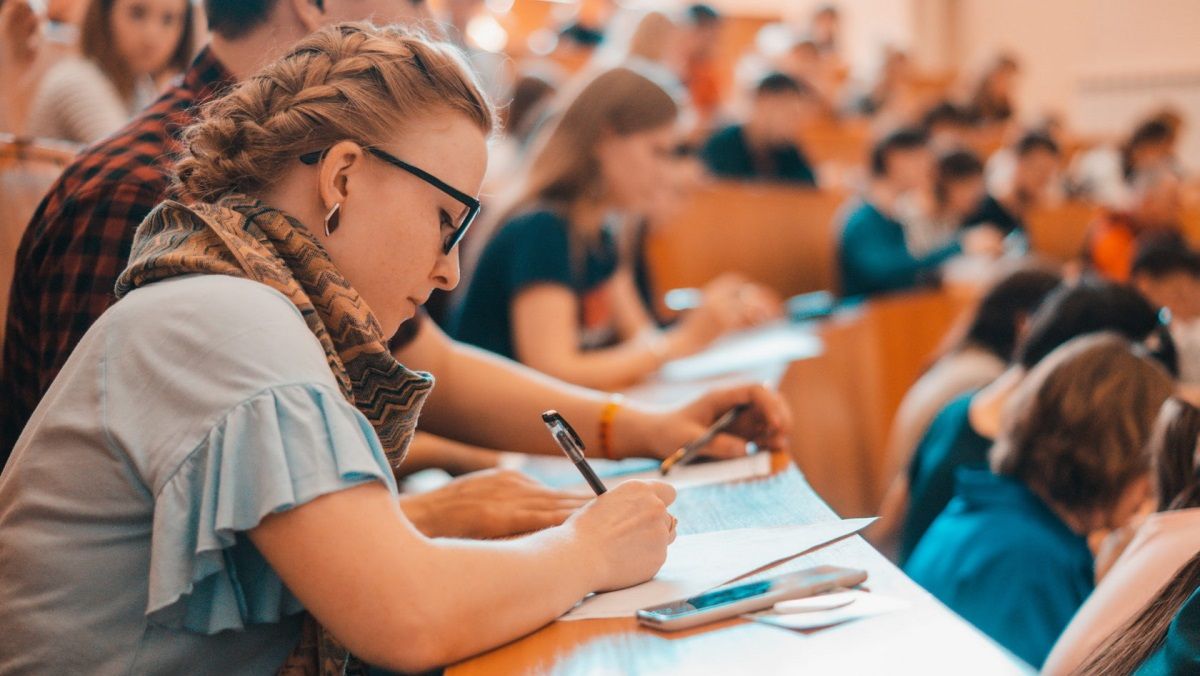 Как подготовиться к поступлению в ВУЗ в Украине и какие документы нужны подавать