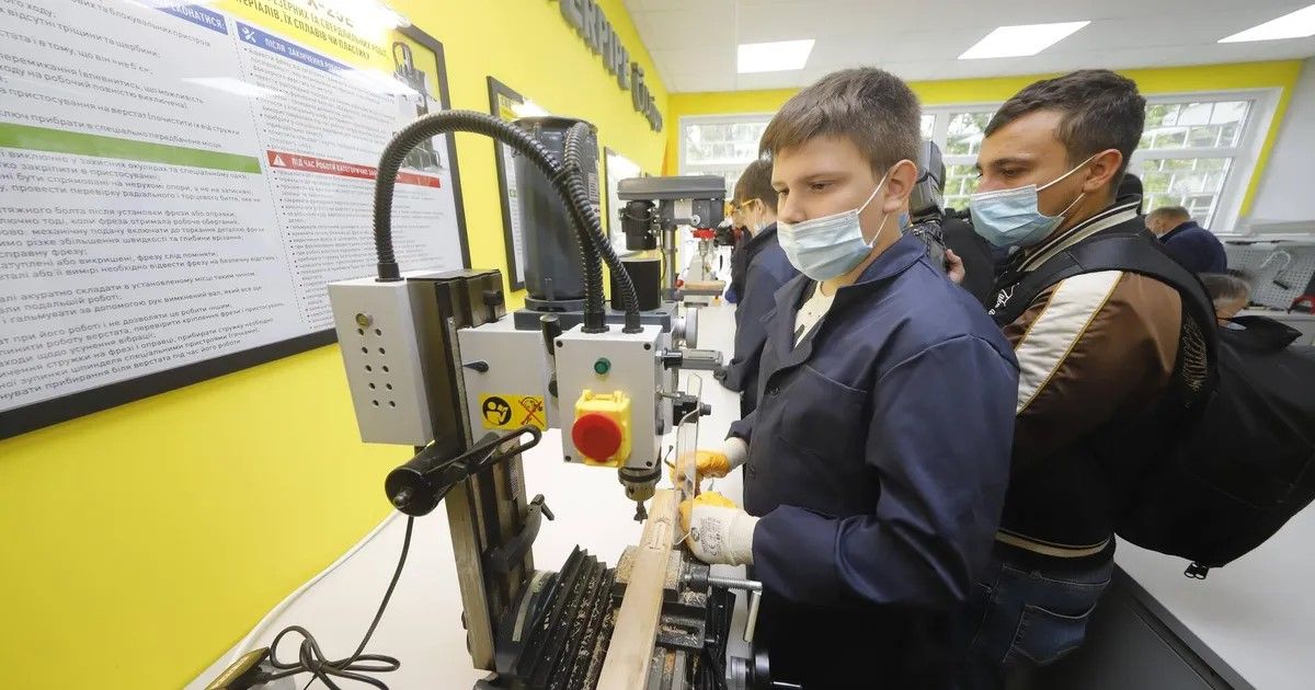 Дмитрий Кисилевский об украинском космосе, кредитах для бизнеса и железной дороге 8