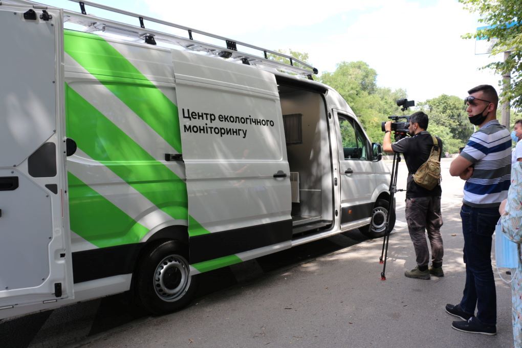 Такие машины есть у центра экомониторинга