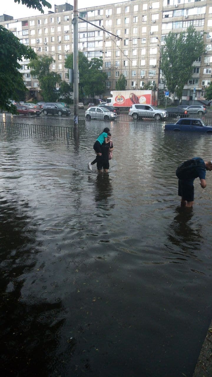 Горсовет поборется с потопами в центре Днепра за 21 млн грн: что сделают 8