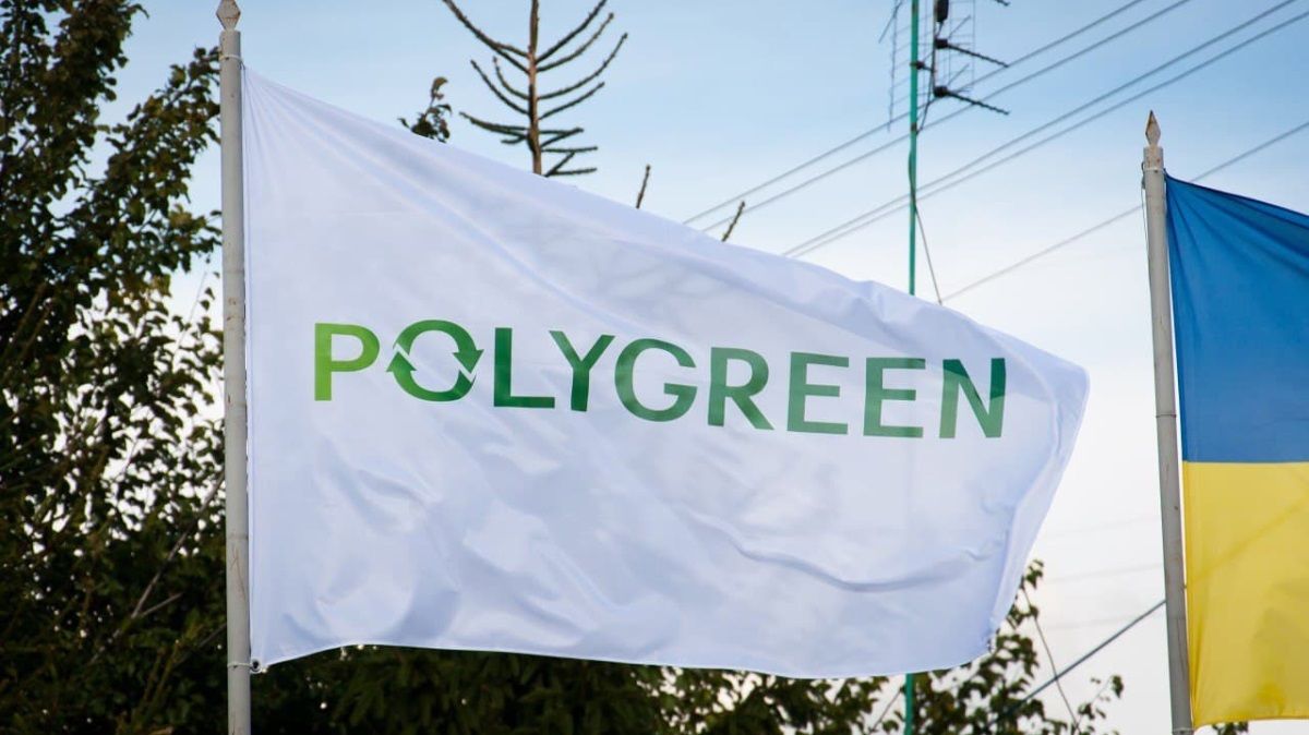 Пакеты из переработанного сырья: компания из Днепра показала, как превратить отходы в доходы