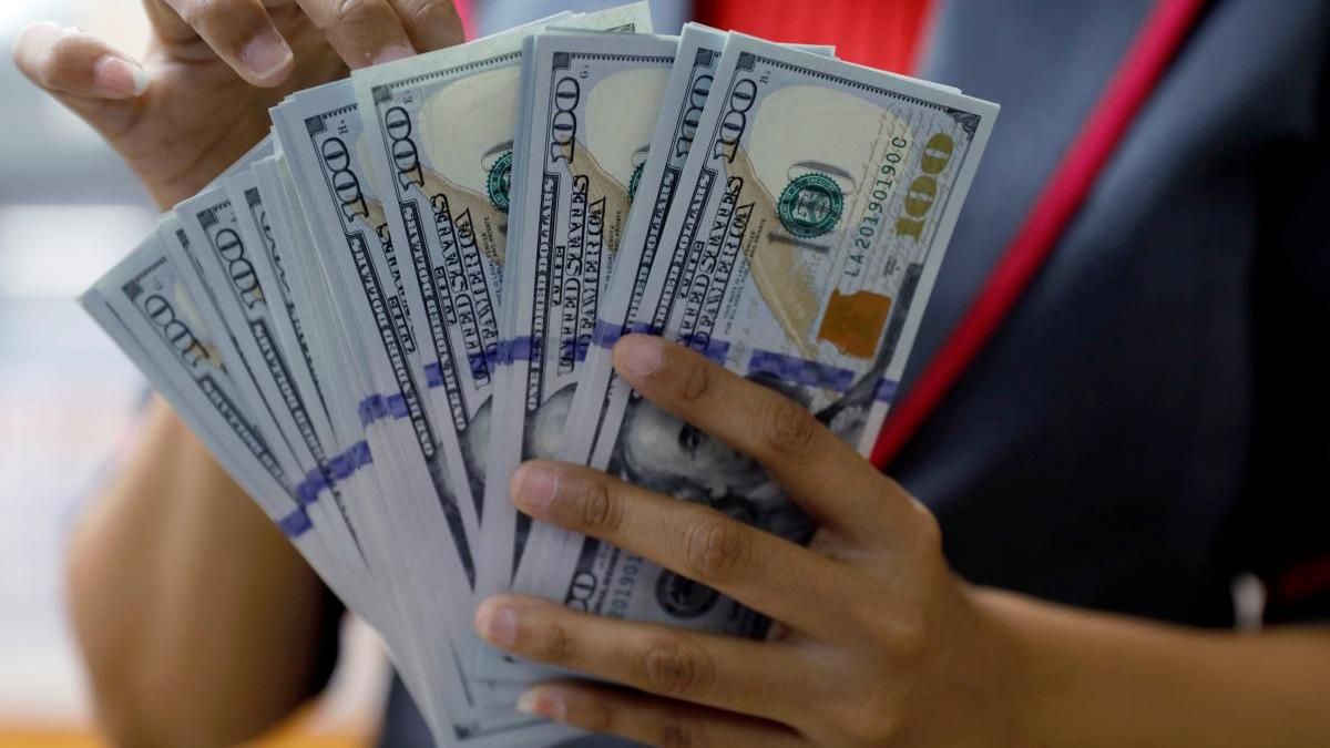 Доллар подорожал после выходных: курс валют на 22 июня