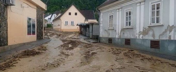 Ливни вызвали наводнения по всему миру. Как с потопами борются в Днепре 1