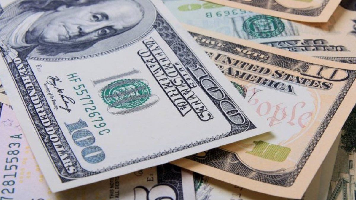 Доллар подешевел после выходных, что с евро: курс валют на 29 июня