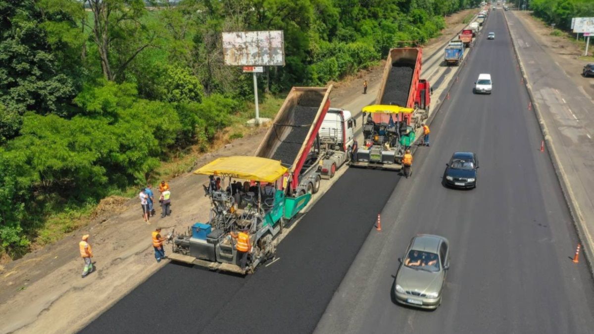 Какие дороги Днепропетровской области отремонтируют за 5 млрд грн: где повезет водителям