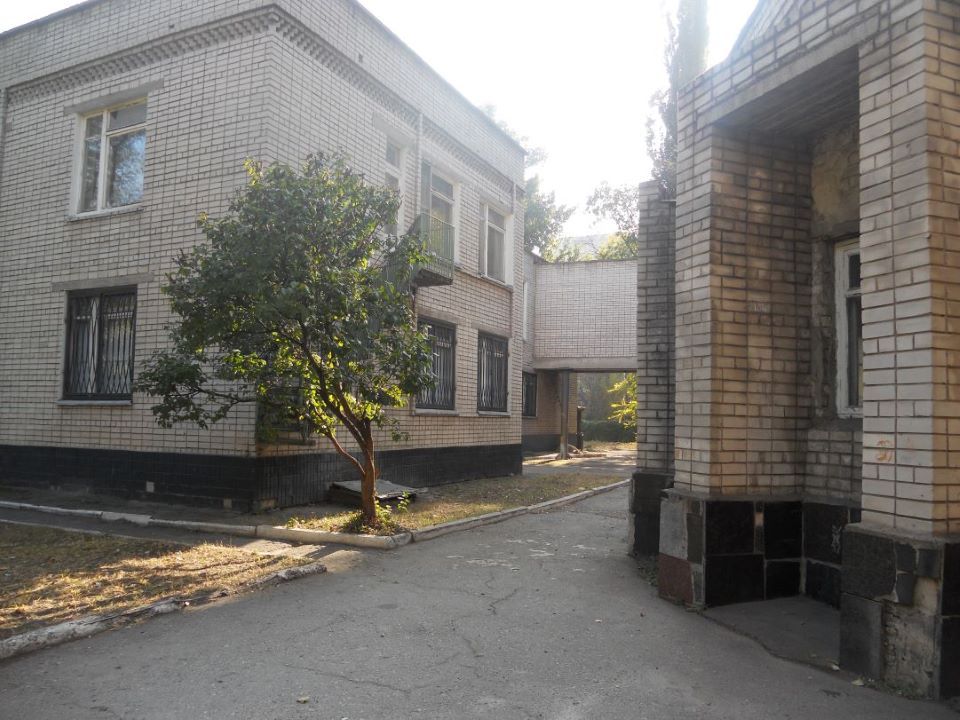 В Днепре на продажу выставили школу и садик: за сколько продают 4