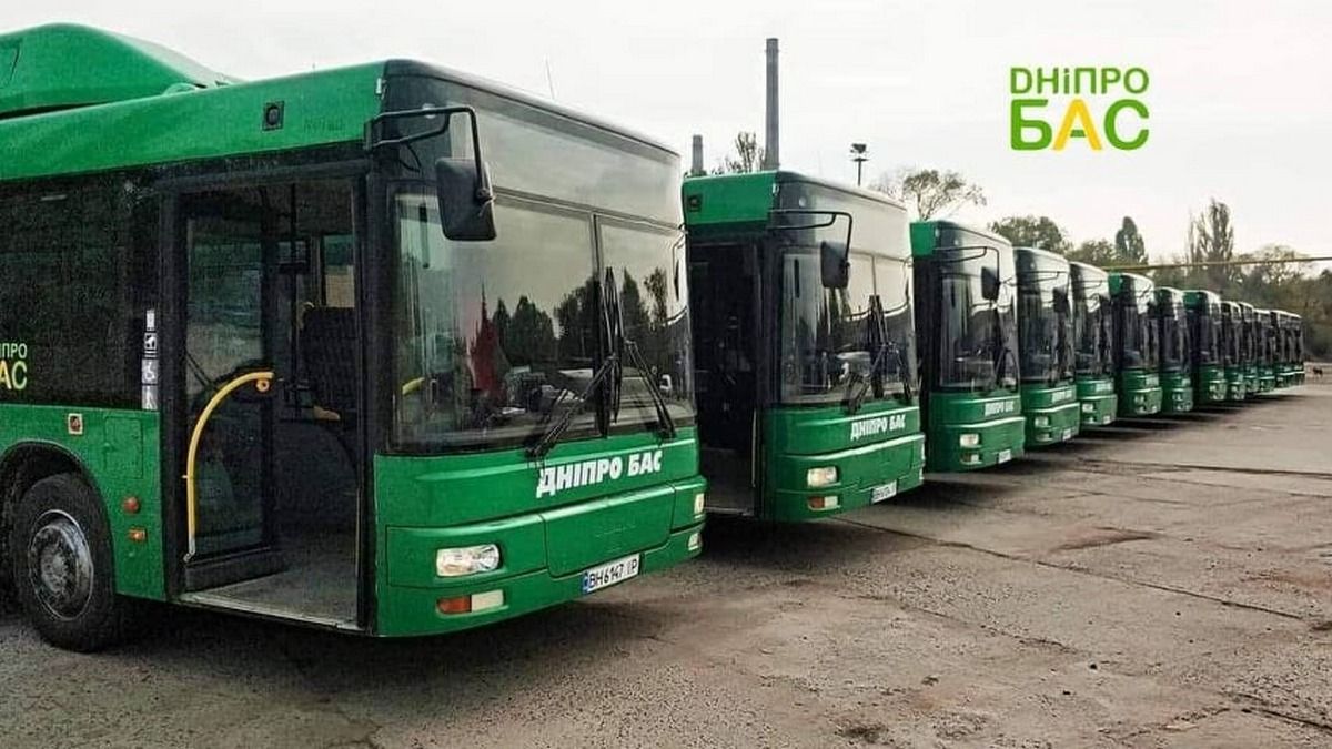Запрет рэпера из России, ремонт парка, смена перевозчика: о чем в Днепре просили у Филатова за месяц 1