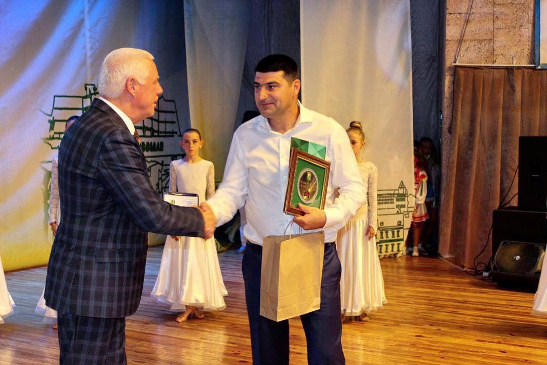 Мэрия Вершины слила очередной ремонт дорог любимому Антоняну: какие уголовные дела за его фирмой 1