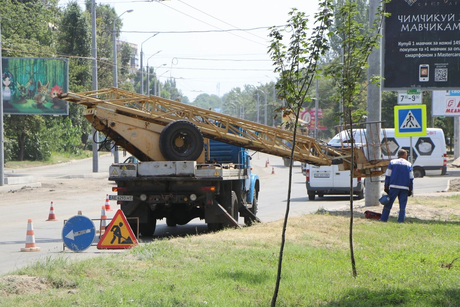 Новые дороги, освещение, разметка и островки безопасности: как в Днепре горсовет следит за безопасностью на дорогах 2