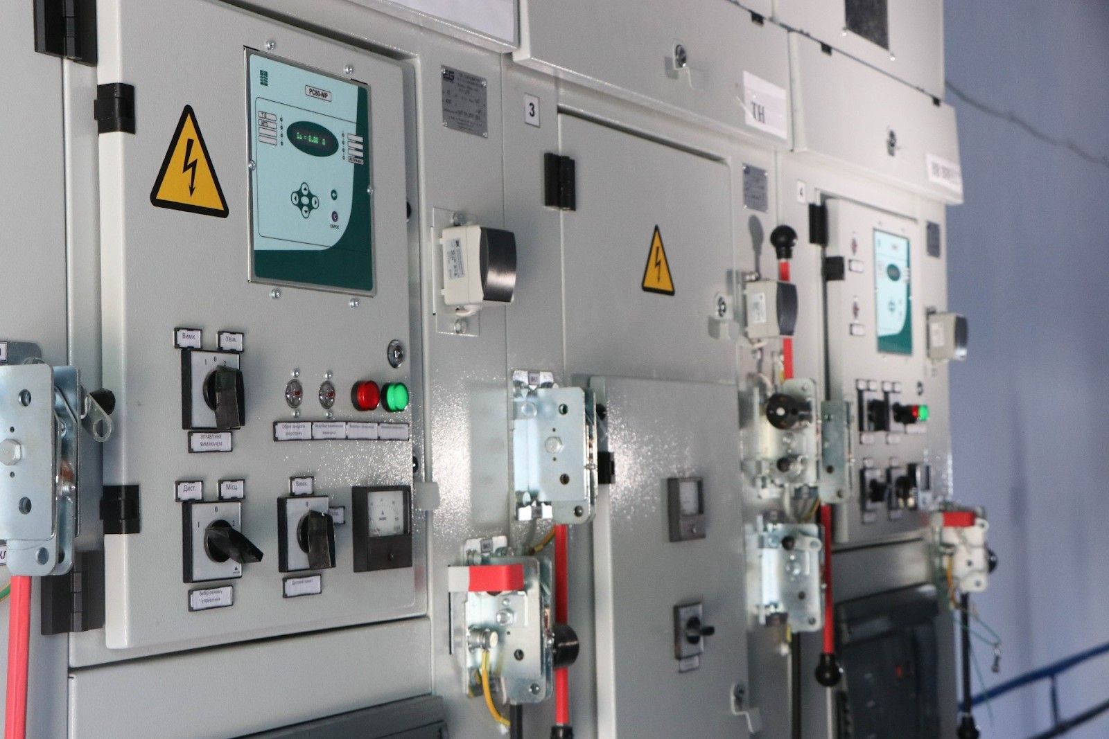 Новые дороги, освещение, разметка и островки безопасности: как в Днепре горсовет следит за безопасностью на дорогах 6