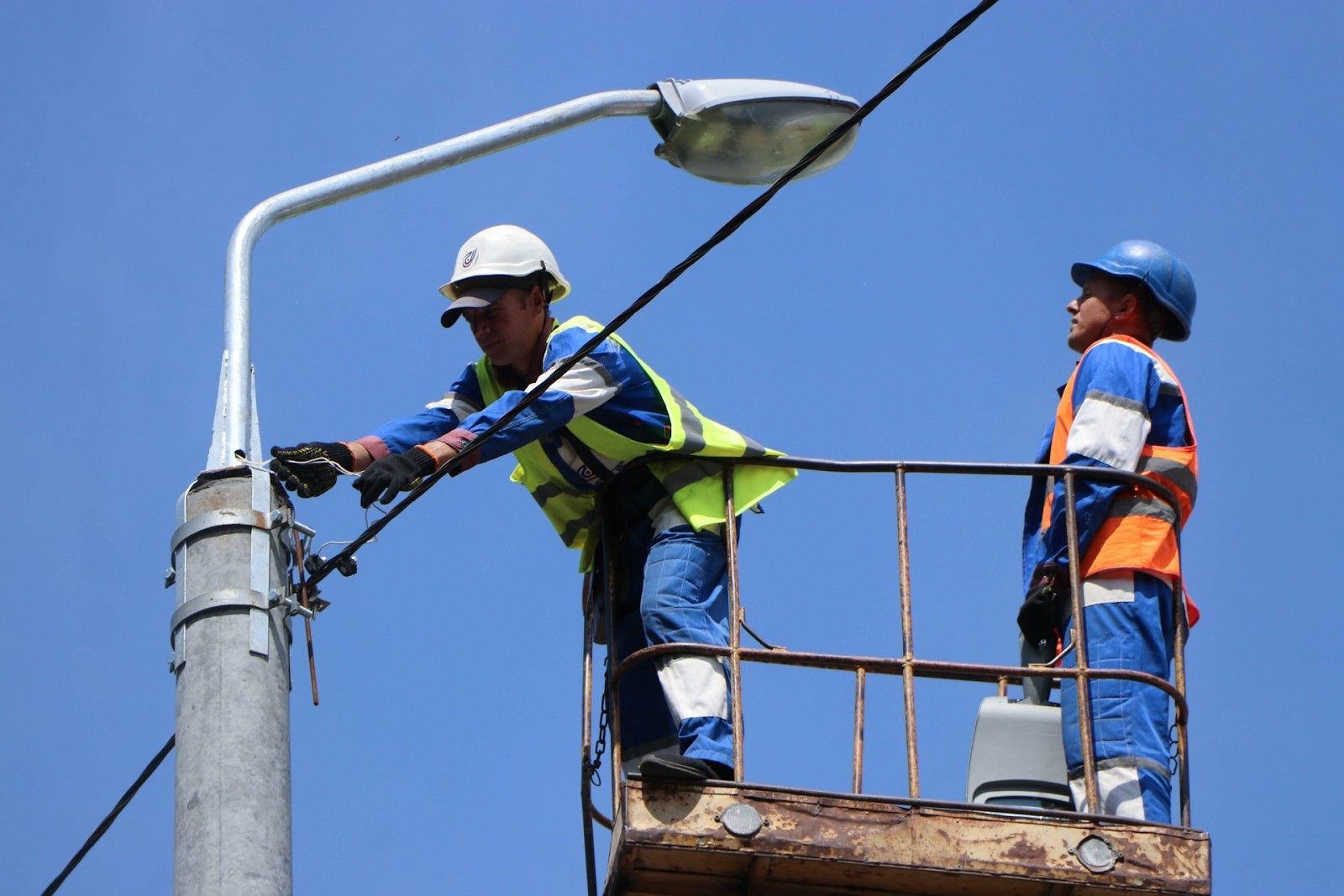 Новые дороги, освещение, разметка и островки безопасности: как в Днепре горсовет следит за безопасностью на дорогах 12