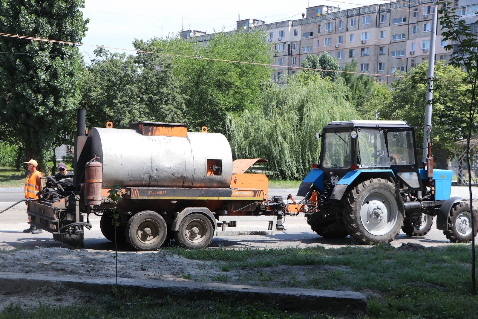 Новые дороги, освещение, разметка и островки безопасности: как в Днепре горсовет следит за безопасностью на дорогах 15