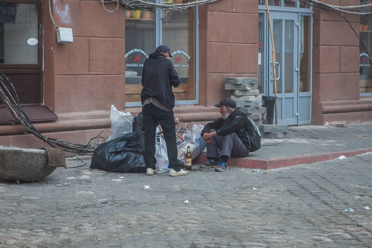 Порядок на Привокзальной, «воющие» маршрутки, ремонт дорог: что просили в Днепре у Филатова за месяц 1