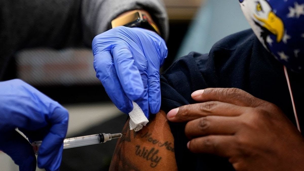 Не хватает своих, помогут заграничные: в Украине хотят упростить условия работы врачей-иностранцев