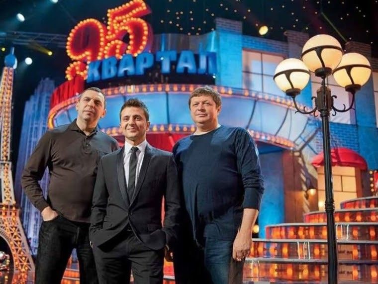 «Связной» с олигархами и «ближе, чем Ермак»: чем известен помощник Зеленского Сергей Шефир, на которого совершили покушение 3