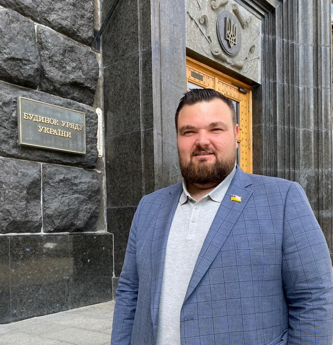 Забыл о квартирах: как накажут за вранье в декларации нардепа Задорожного из Днепропетровской области 1