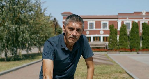 В Кривом Роге ремонт школы за 1,7 млн отдали фирме, близкой к депутату-киношнику Доценко 1