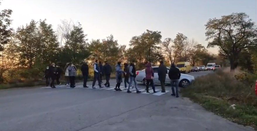 В Кривом Роге люди перекрыли дорогу из-за отключений света: кто виноват и чем кончилась акция 1