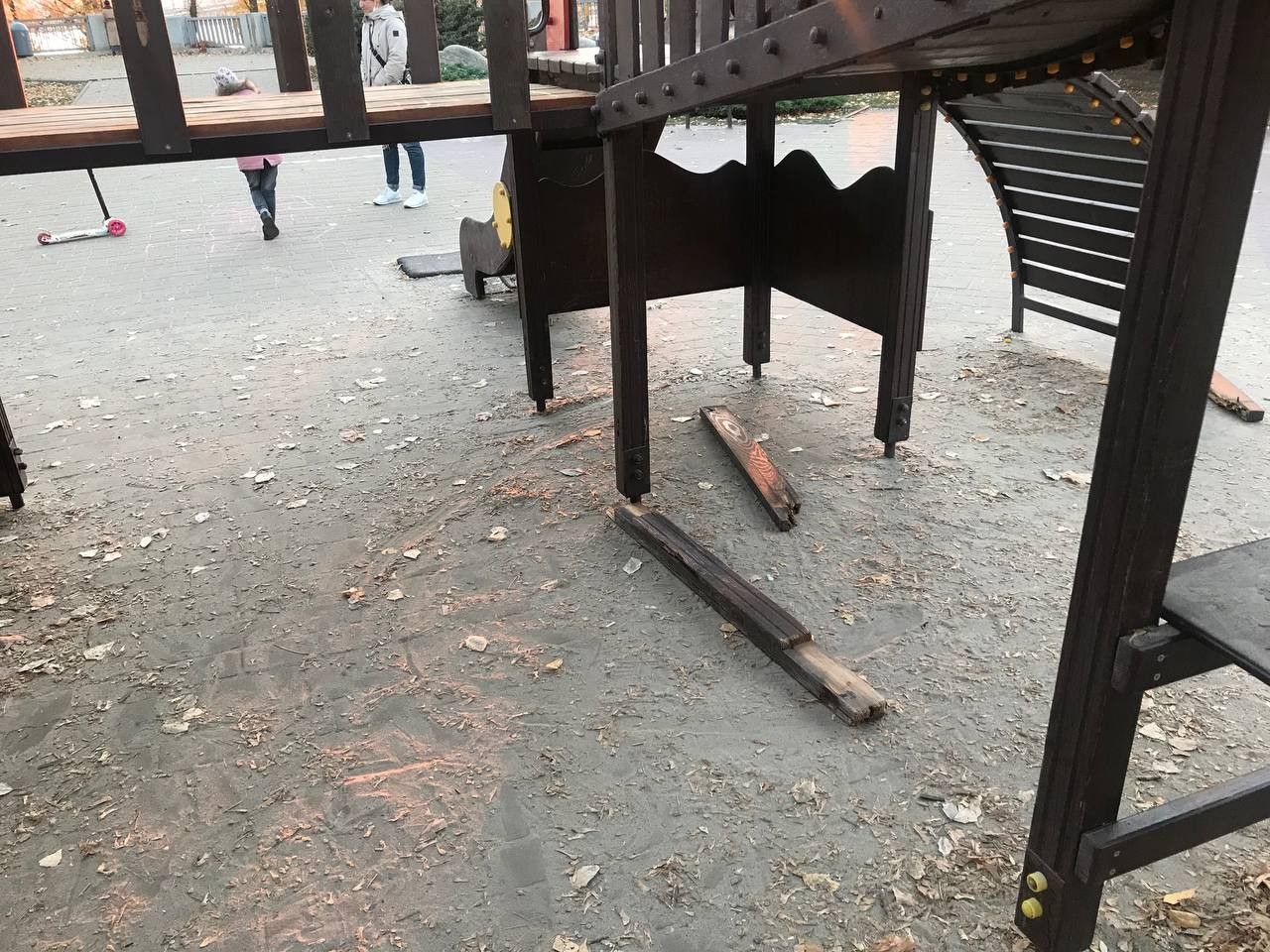 Недолговечная «Гойда»: днепровский монополист производит ненадежные качели для детских площадок 2