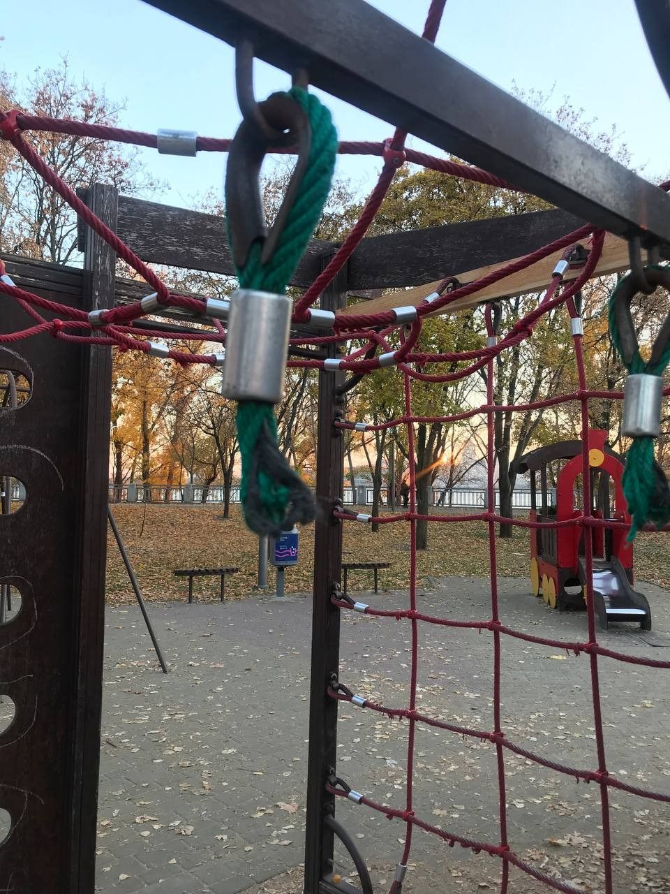 Недолговечная «Гойда»: днепровский монополист производит ненадежные качели для детских площадок 4