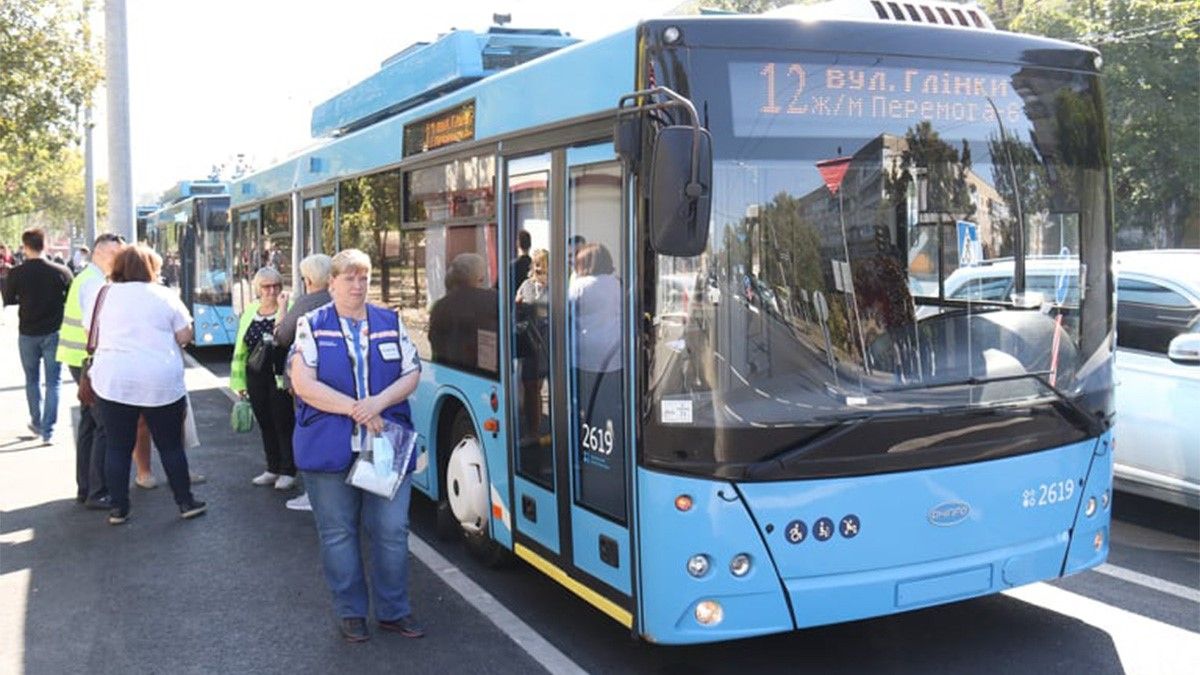 Подарок на День города: в Днепре открыли обновленный троллейбусный маршрут № 12