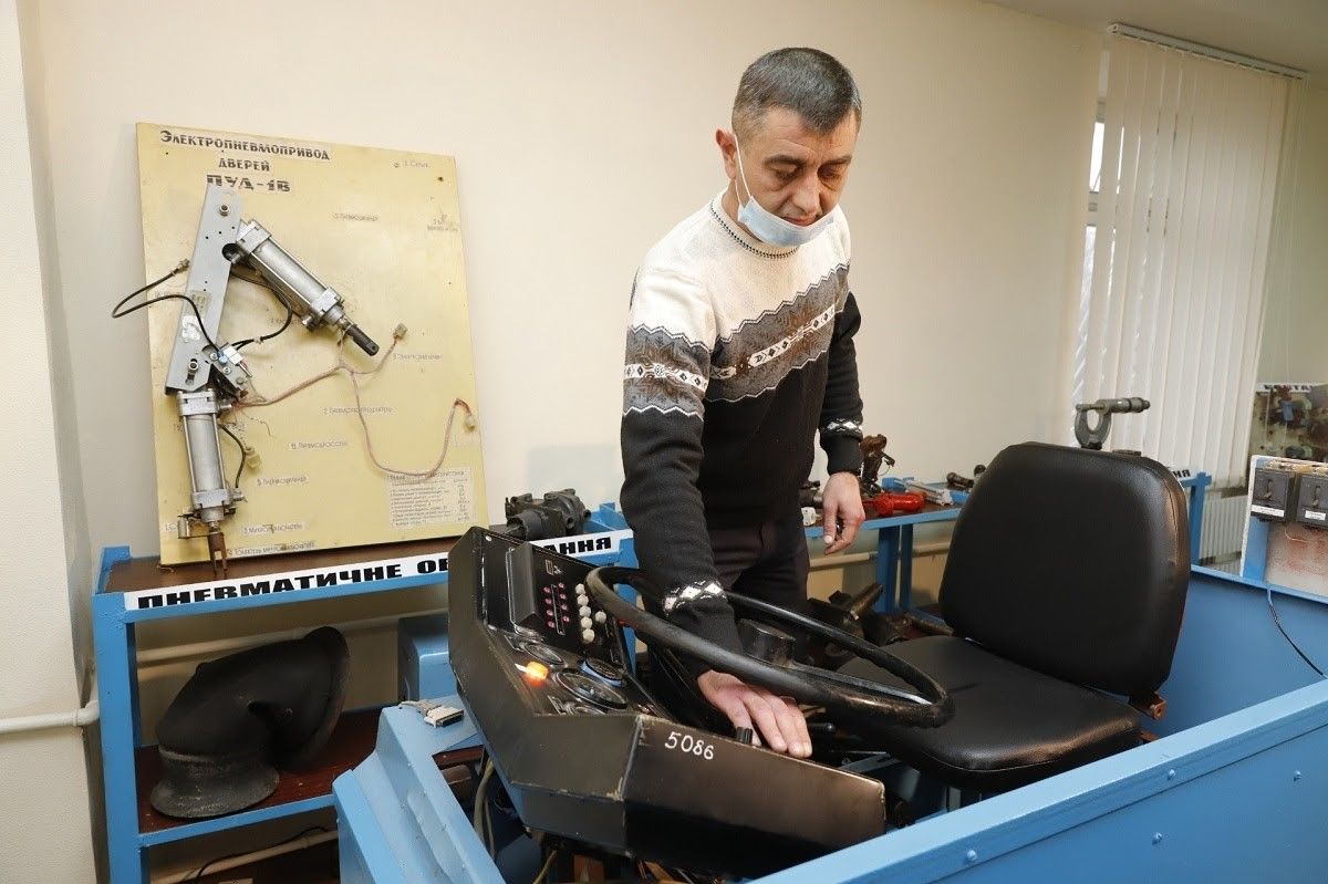 Развитие транспорта в Днепре: ремонт остановок, новый электротранспорт и безопасность на дорогах 4