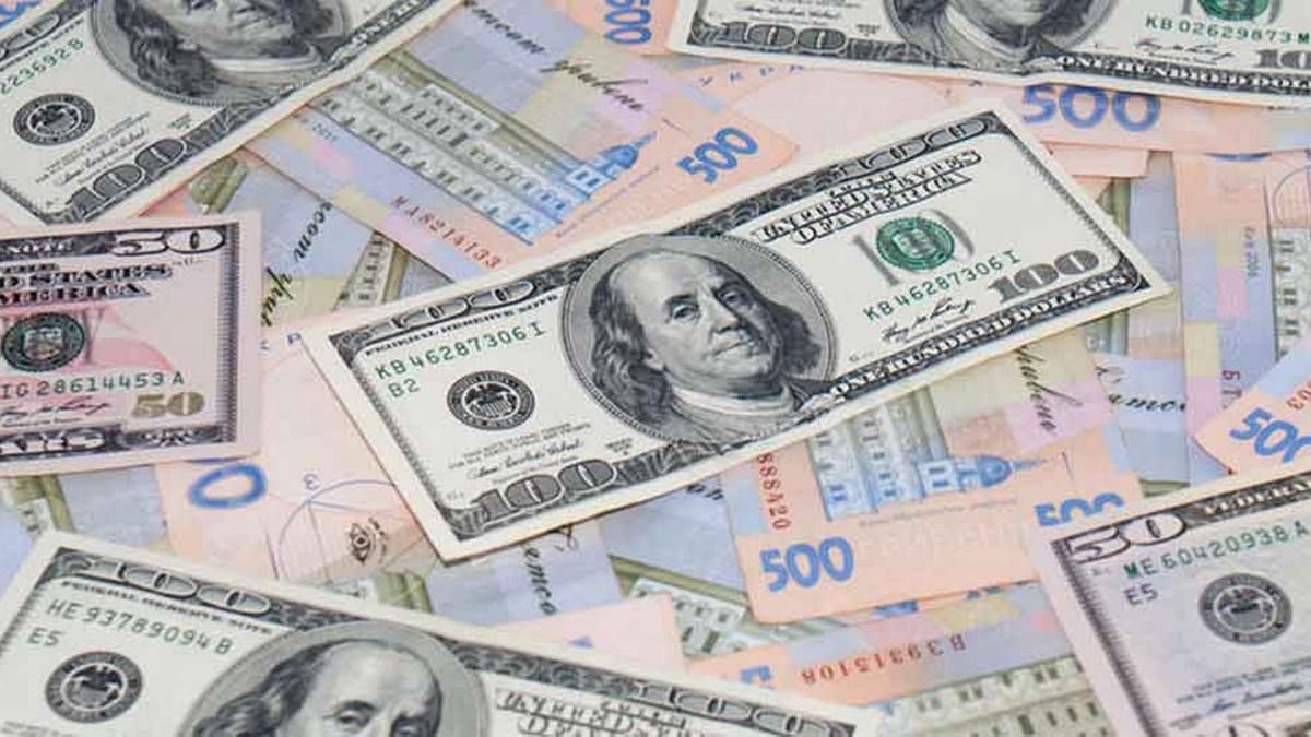 Доллар продолжает опускаться, что с евро: курс валют на 5 ноября