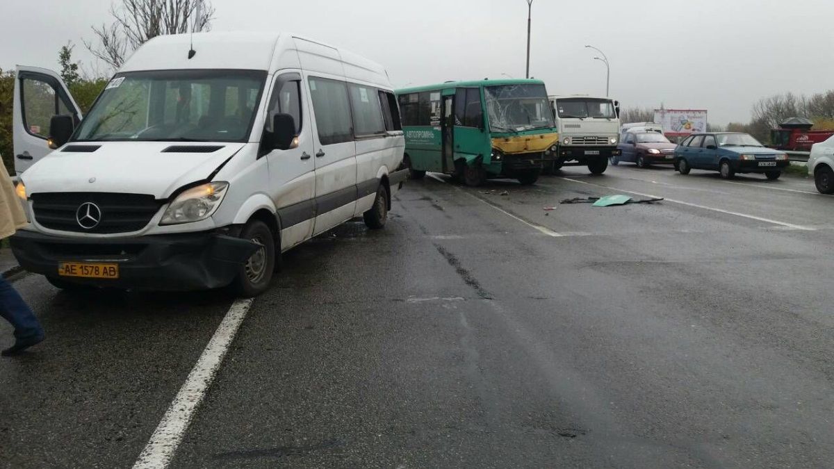 Как пассажиру автобуса застраховать себя на случай травм из-за ДТП: ответ юристов