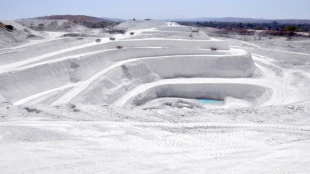 Под Днепром турецкий «Онур» будет добывать каолин: чем известна фирма и будет ли вред людям